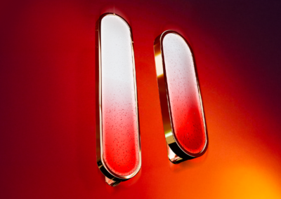 Sconces CONCORD'AIR© MÉDINA in bubble glass and shades of red, golded brass structure