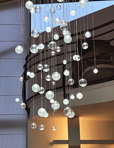 nuée de sphères du luminaire lure